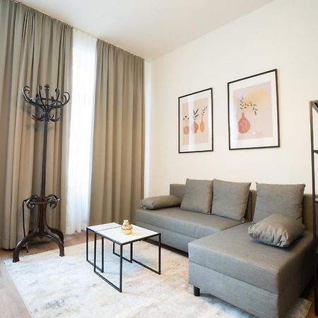 Spacious Apartment With Huge Shared Terrace And Grill Located Between City Centre And Donau River Wien Eksteriør bilde