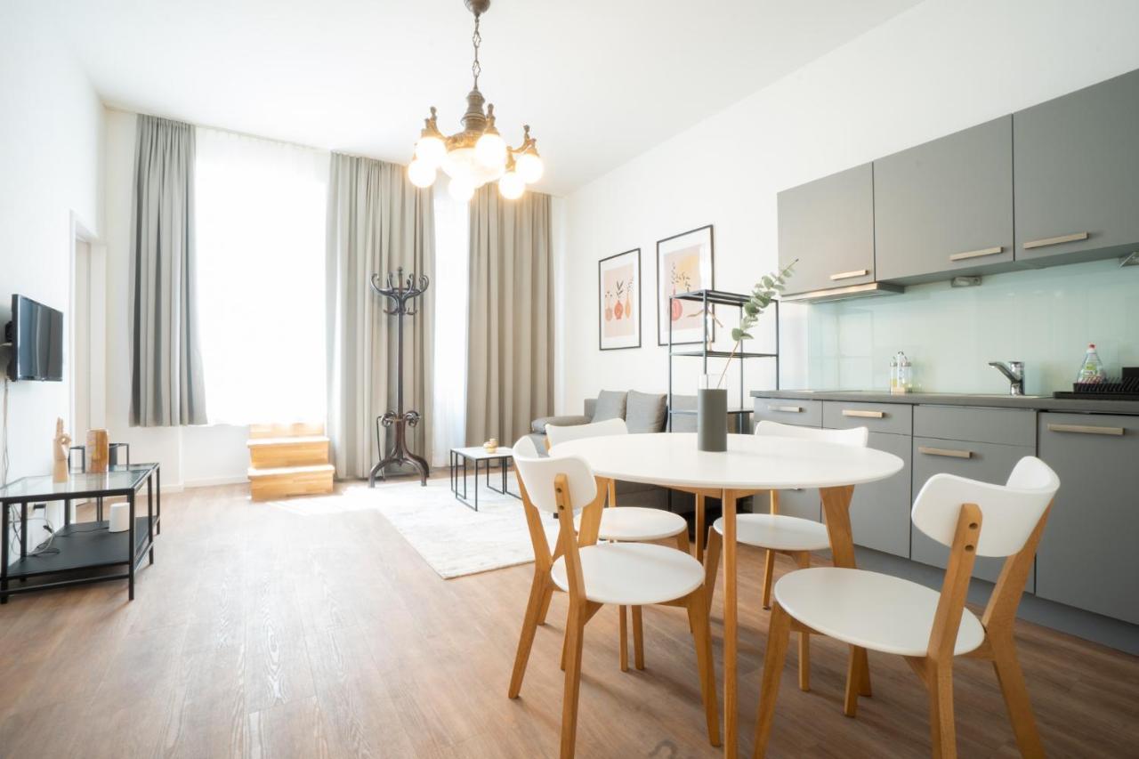 Spacious Apartment With Huge Shared Terrace And Grill Located Between City Centre And Donau River Wien Eksteriør bilde