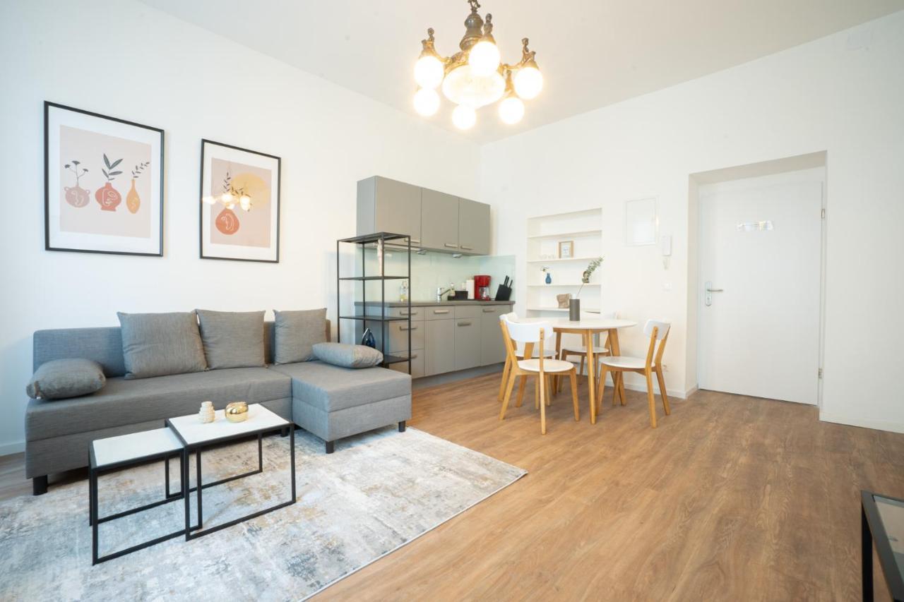 Spacious Apartment With Huge Shared Terrace And Grill Located Between City Centre And Donau River Wien Eksteriør bilde