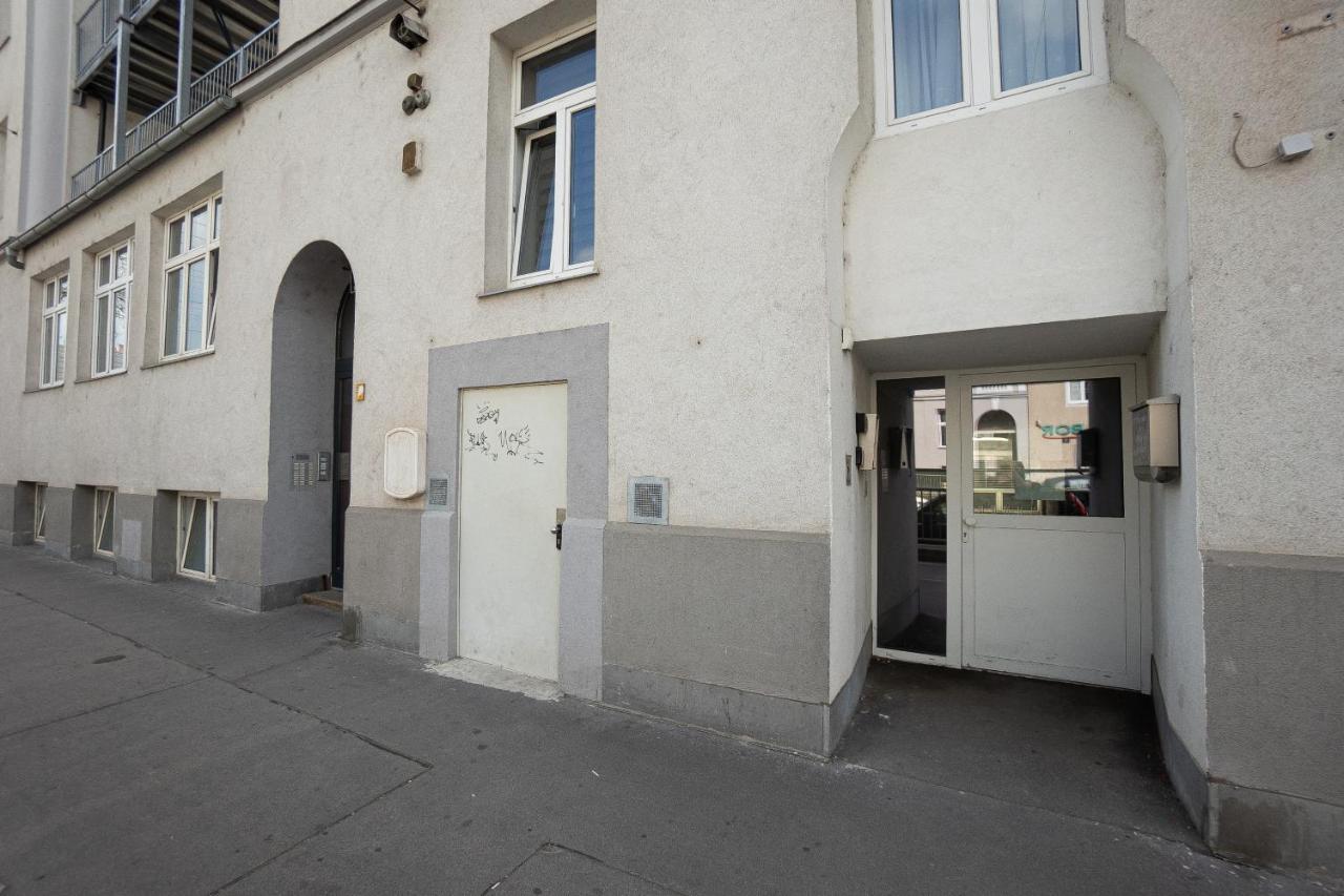Spacious Apartment With Huge Shared Terrace And Grill Located Between City Centre And Donau River Wien Eksteriør bilde